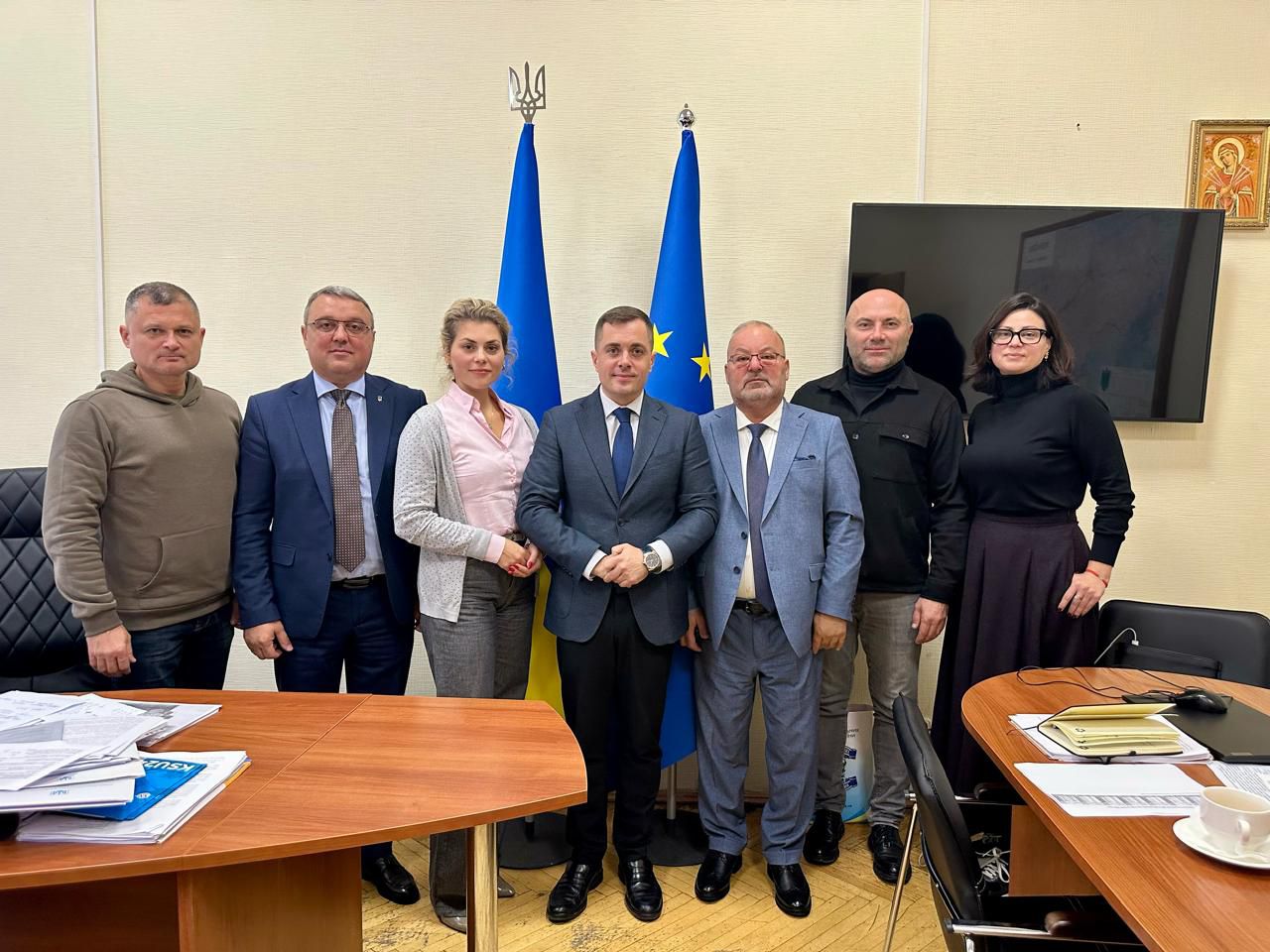 фото спільнот та Зам.міністра освити та науки